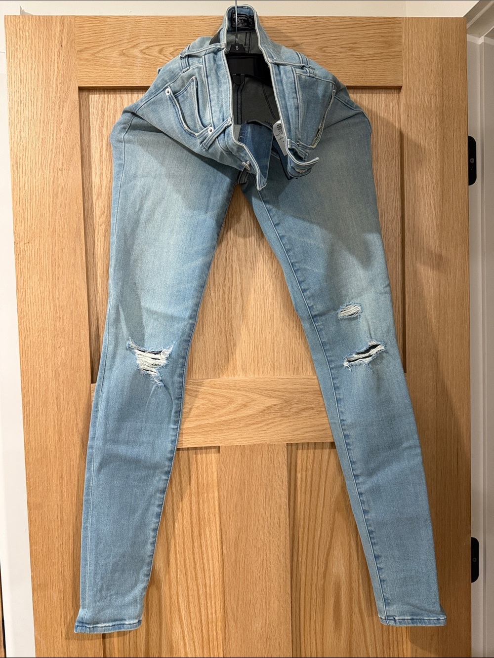Abercrombie & Fitch Light Blue Distressed Skinny Jeans